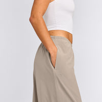 AirMove™ Wide Leg Pants | Warm Sand