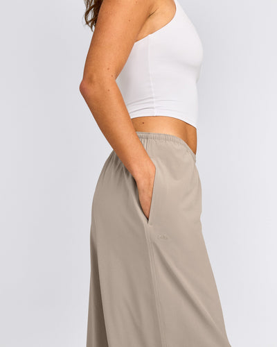 AirMove™ Wide Leg Pants | Warm Sand