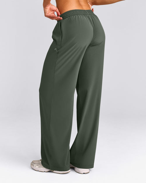 AirMove™ Straight Leg Pants | Dark Khaki