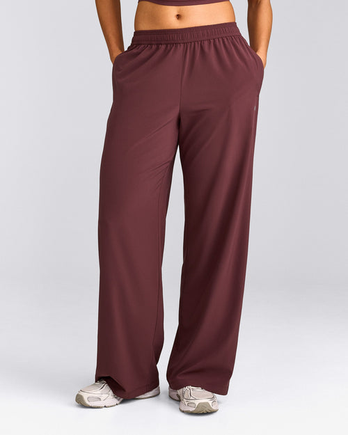 AirMove™ Straight Leg Pants | Velvet Mocha