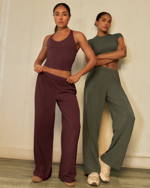 AirMove™ Straight Leg Pants | Velvet Mocha