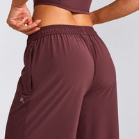 AirMove™ Straight Leg Pants with Reflective Logo | Velvet Mocha