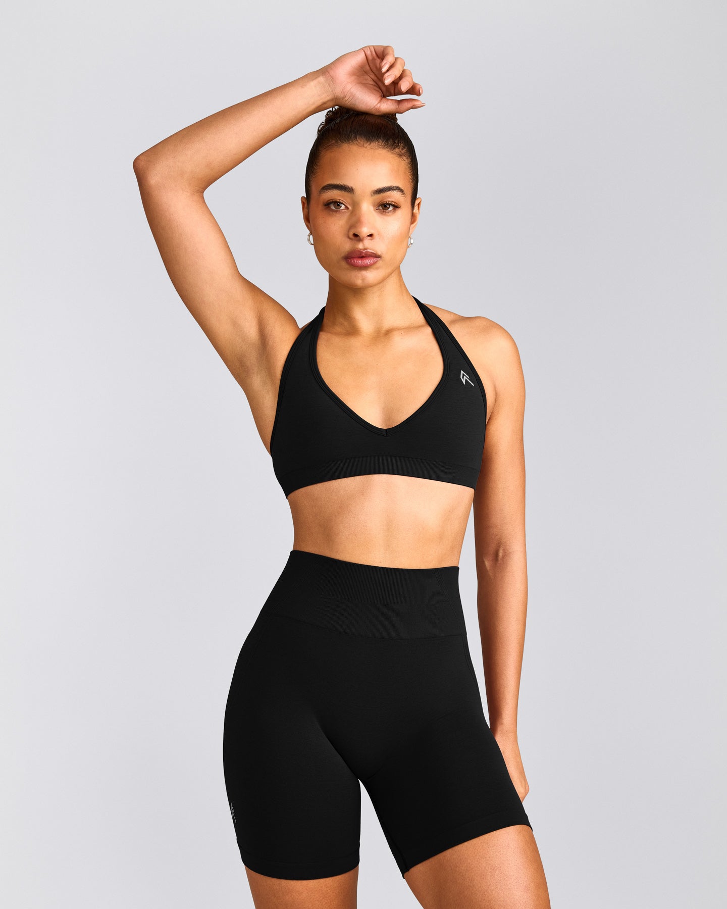 EffortlessLift™ Seamless Halter Neck Sports Bra with Gray Logo | Black