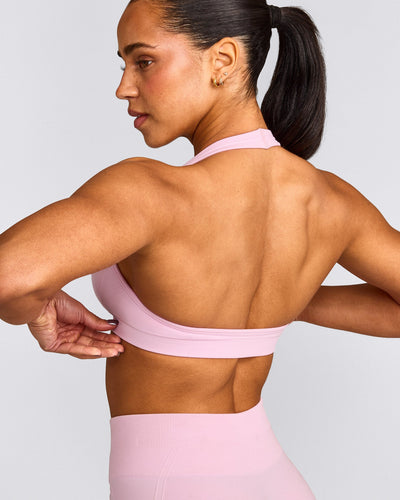 EffortlessLift™ Seamless Halter Neck Sports Bra with Gray Logo | Chalk Pink