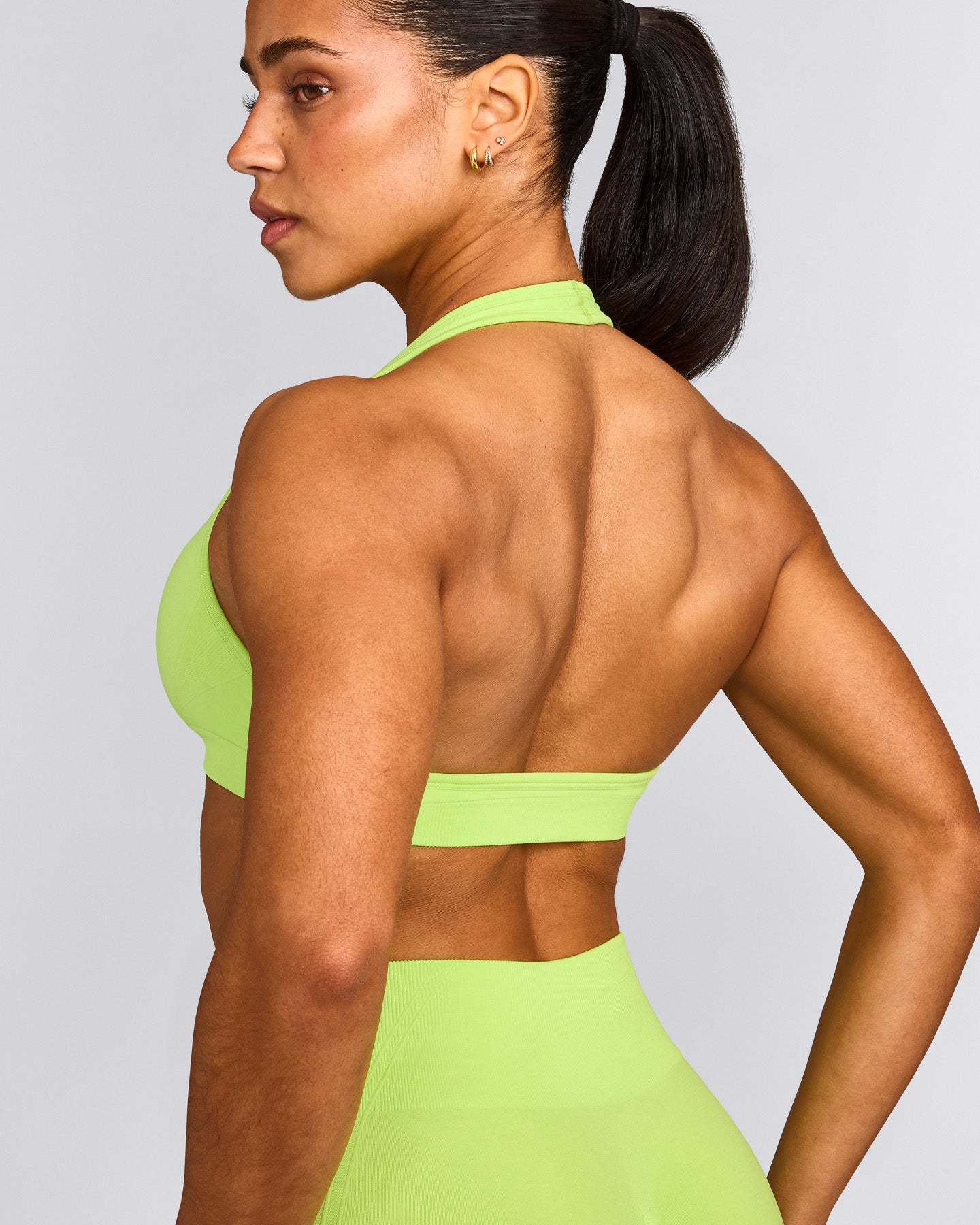 EffortlessLift™ Seamless Halter Neck Sports Bra with Gray Logo | Citrus Green