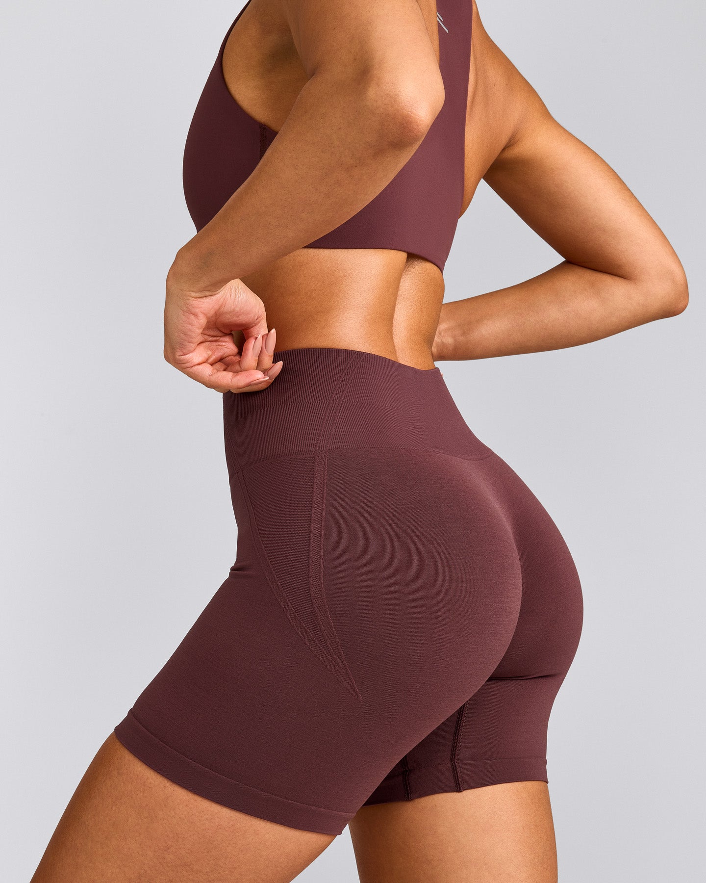 EffortlessLift™ Seamless Shorts with Gray Logo | Velvet Mocha