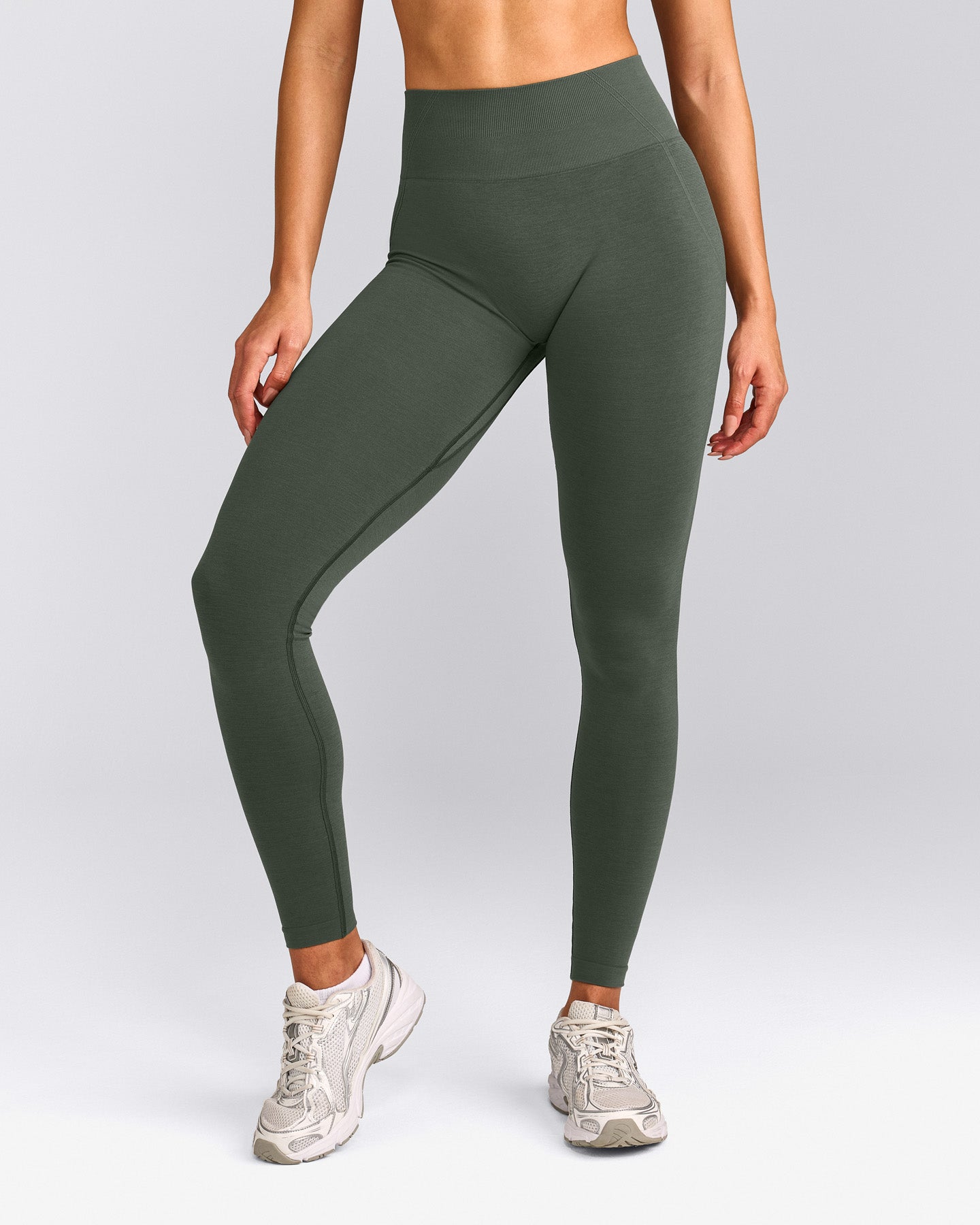 EffortlessLift™ Seamless Leggings with Gray Logo | Dark Khaki