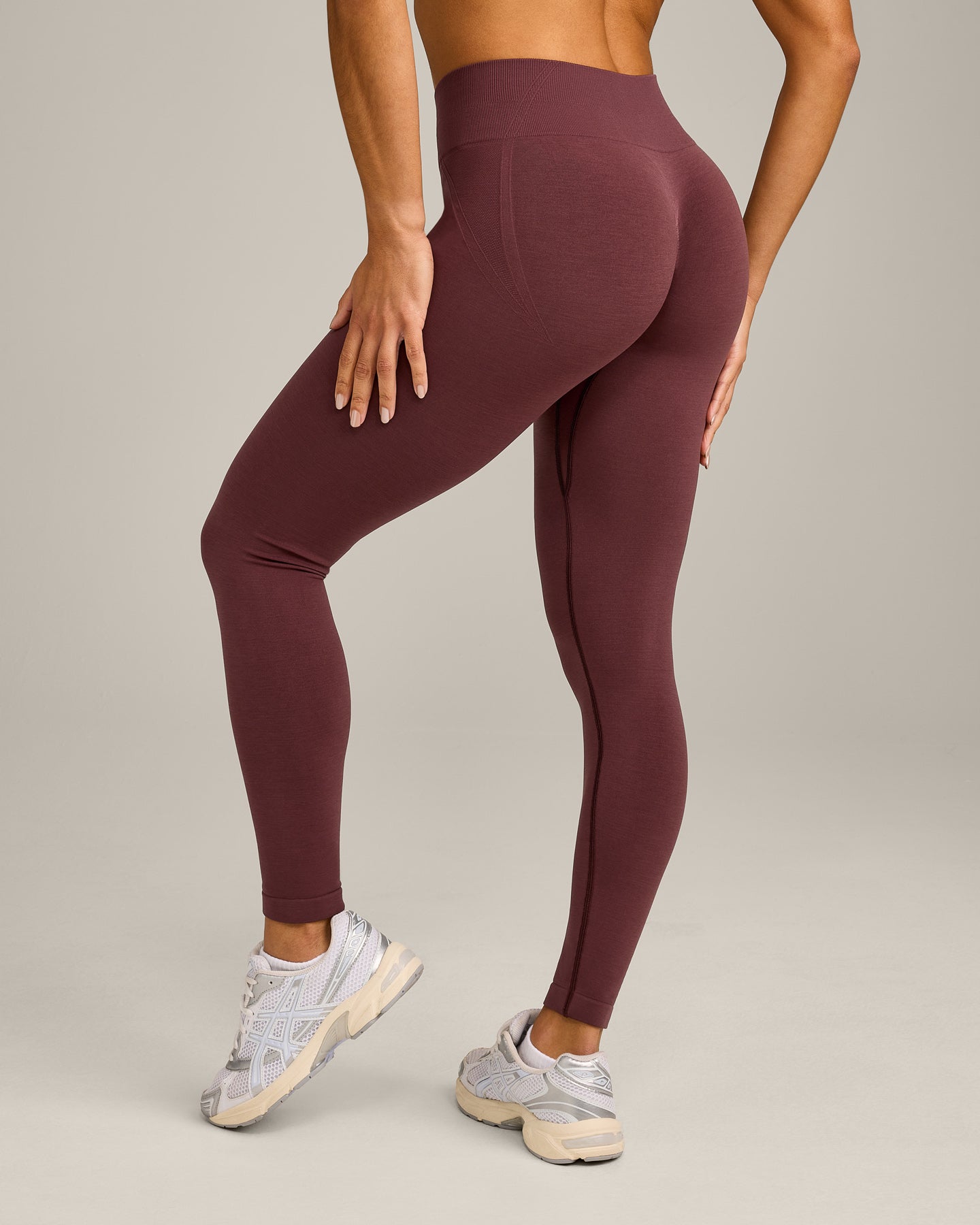 EffortlessLift™ Seamless Mid Rise Leggings with Gray Logo | Velvet Mocha