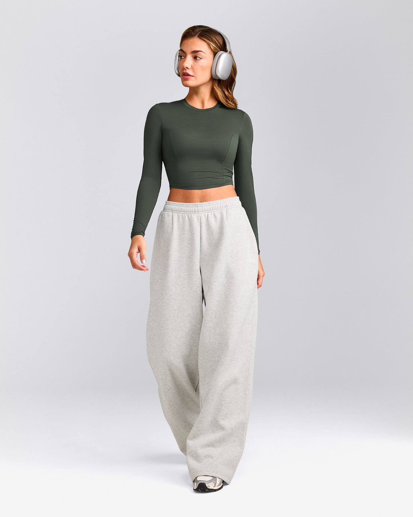 Mellow™ Motion Crew Neck Long Sleeve Mid Top | Dark Khaki