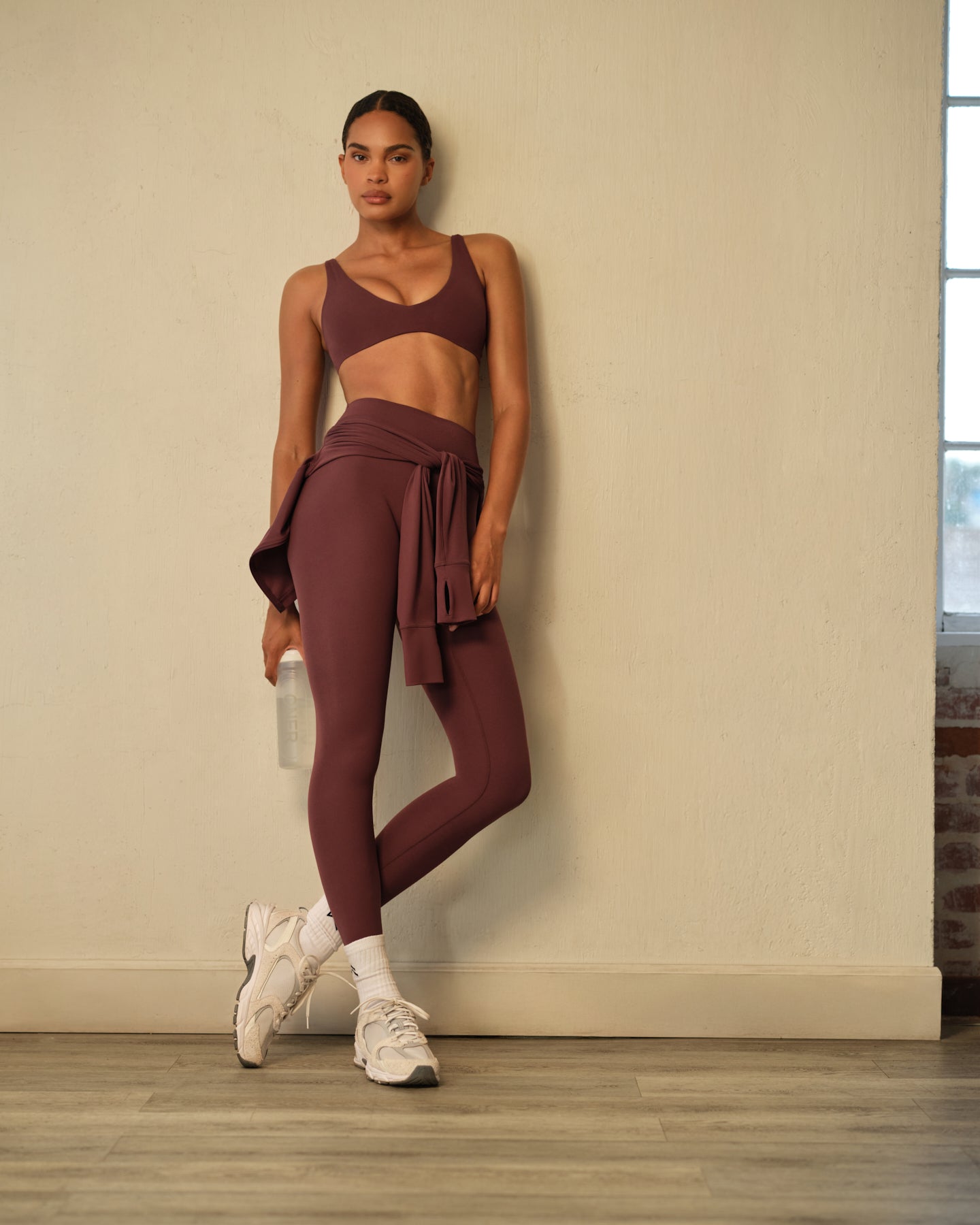 SoftMotion™ High Waisted Leggings with Gray Logo | Velvet Mocha
