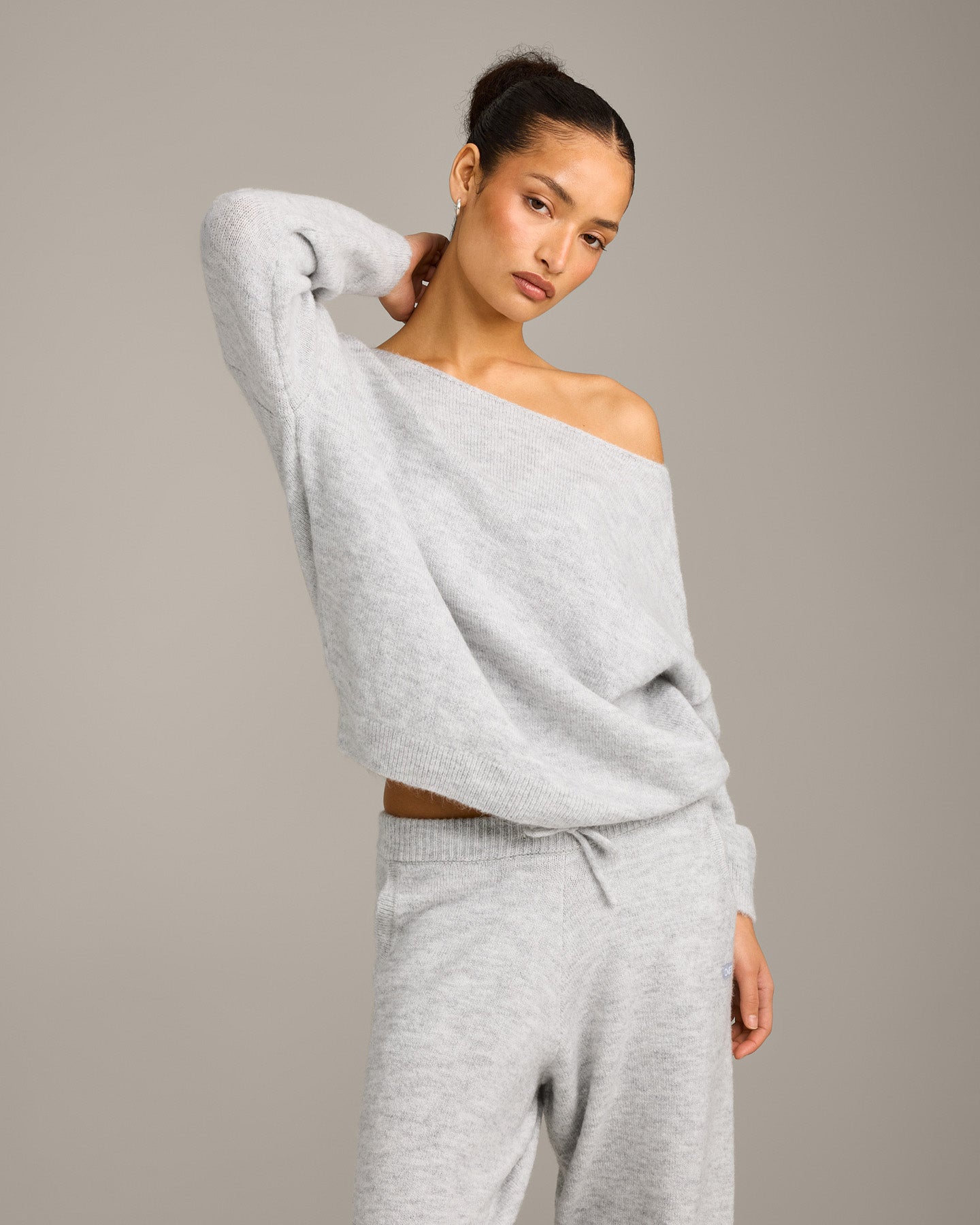 Oversized Knit Off-The-Shoulder Sweater | Light Gray Marl