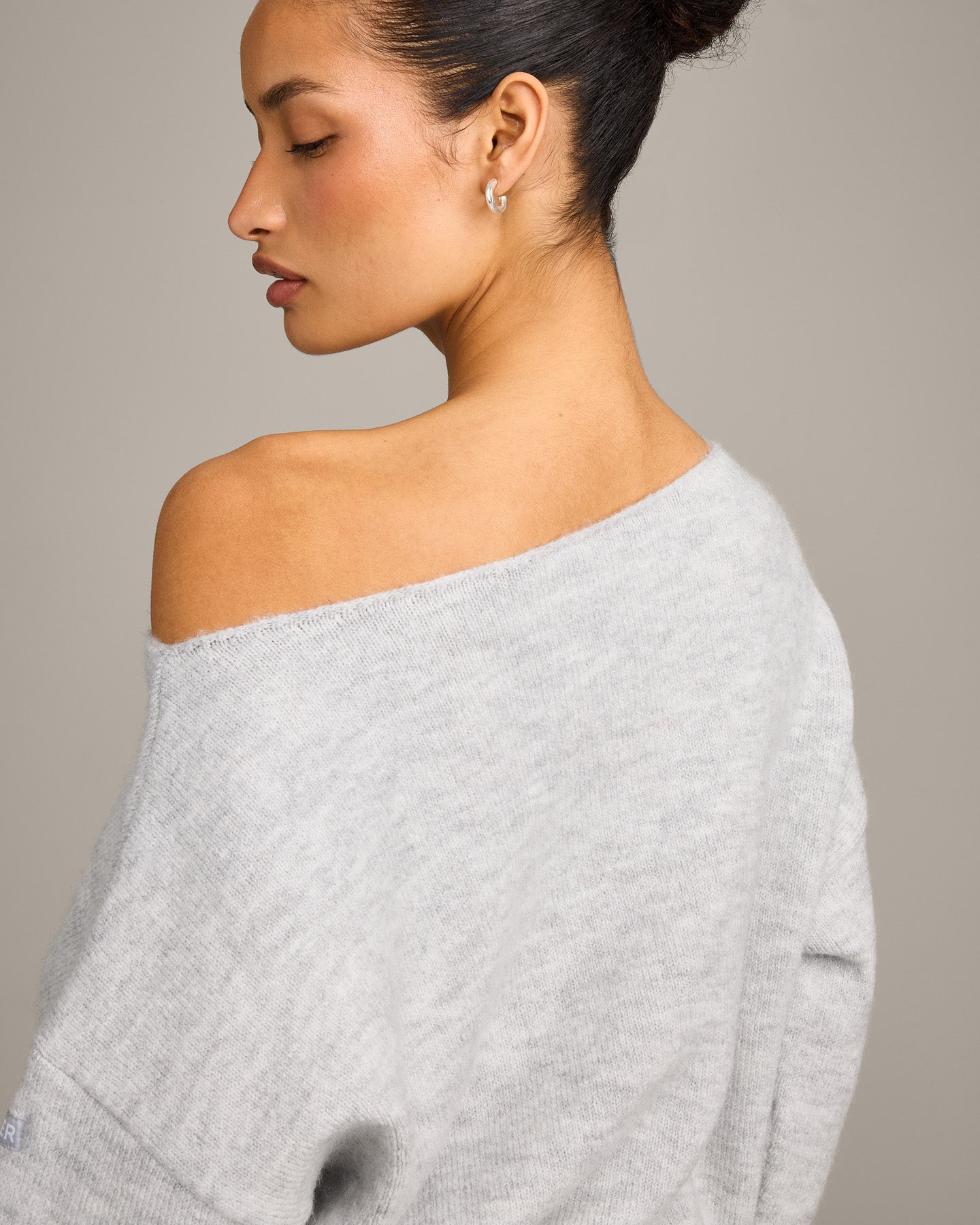 Oversized Knit Off-The-Shoulder Sweater | Light Gray Marl