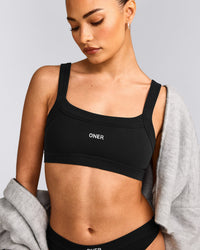 Seamless Scoop Neck Bralette | Black