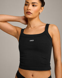 Seamless Scoop Neck Vest | Black