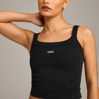 Seamless Scoop Neck Vest | Black