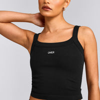 Seamless Scoop Neck Tank Top | Black