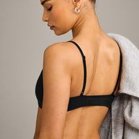 Seamless Strappy Bralette | Black
