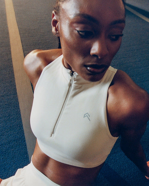EasyLift™ Zip High Neck Sports Bra | Marshmallow White