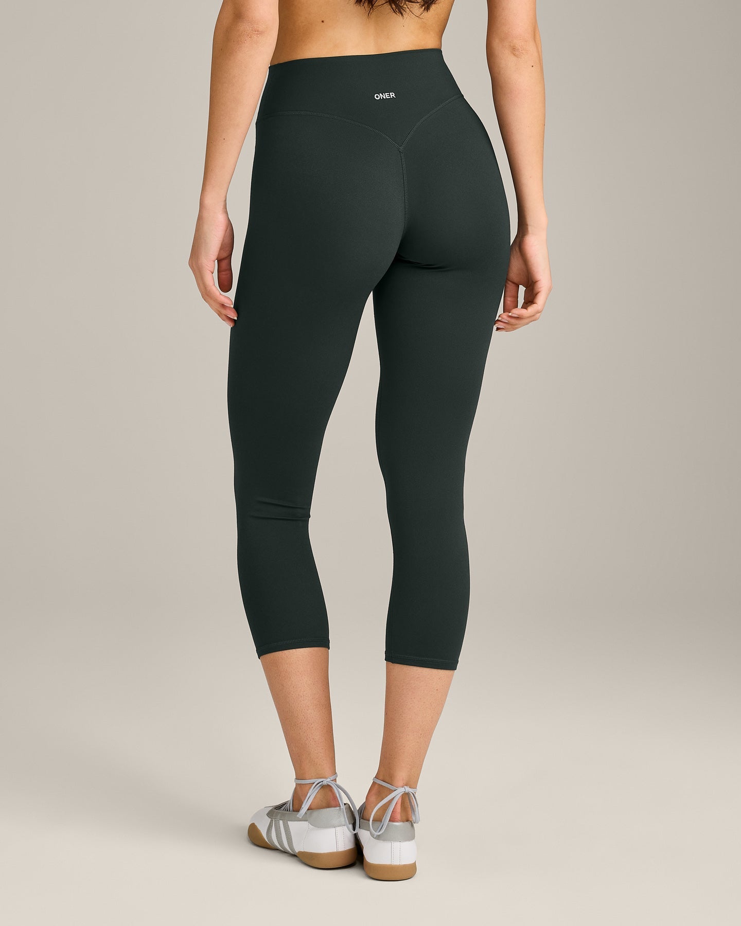 SoftMotion™ 3/4 Length Leggings with Gray Logo | Emerald Noir