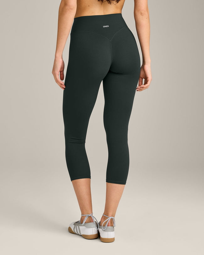 SoftMotion™ 3/4 Length Leggings with Gray Logo | Emerald Noir