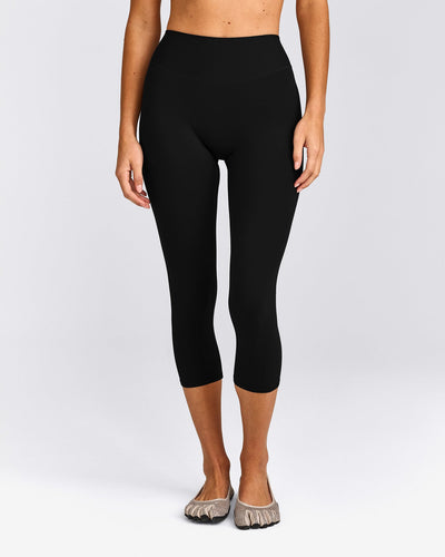 SoftMotion™ 3/4 Length Leggings with Gray Logo | Black
