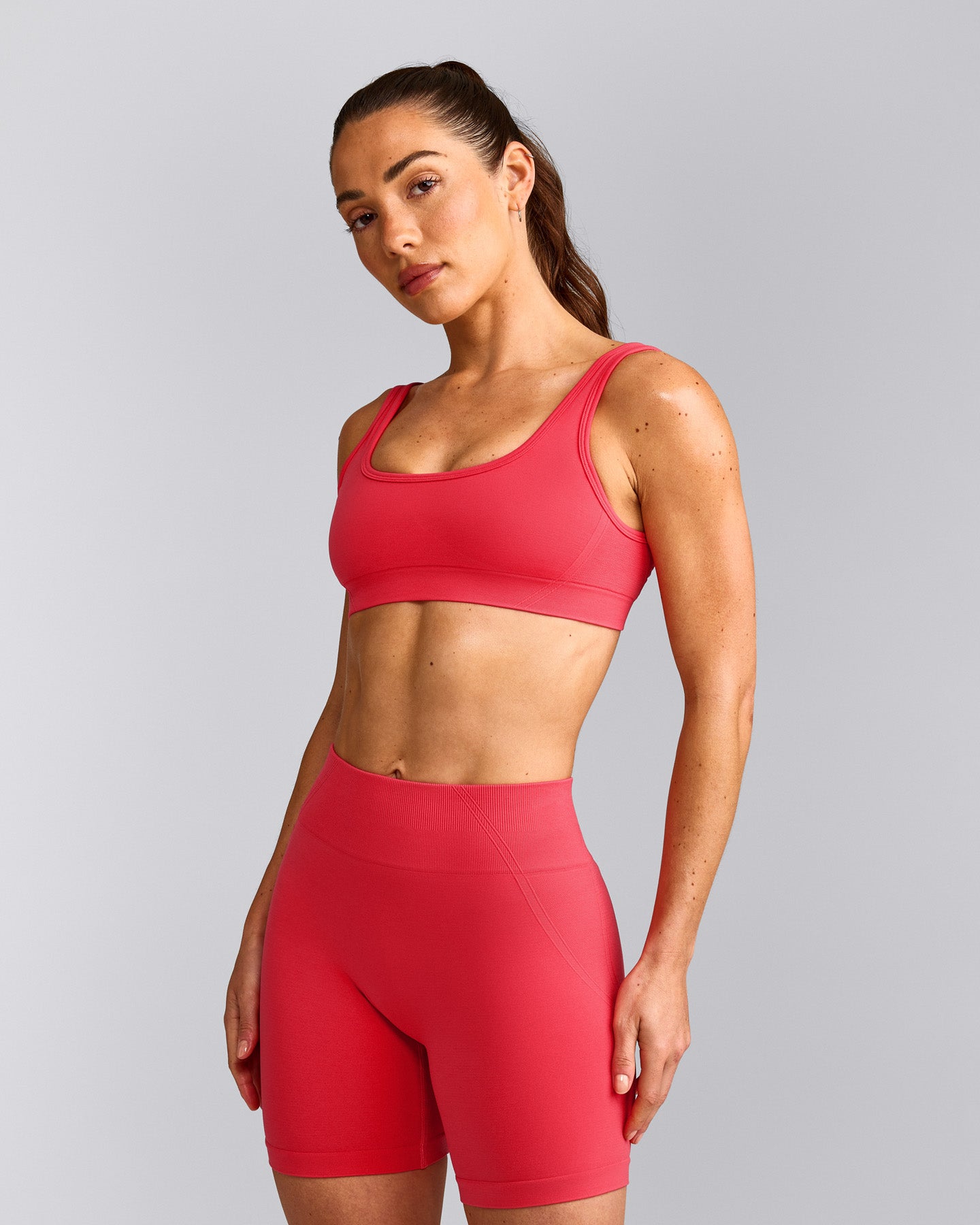 EffortlessLift™ Square Neck Sports Bra with Gray Logo | Charged Pink