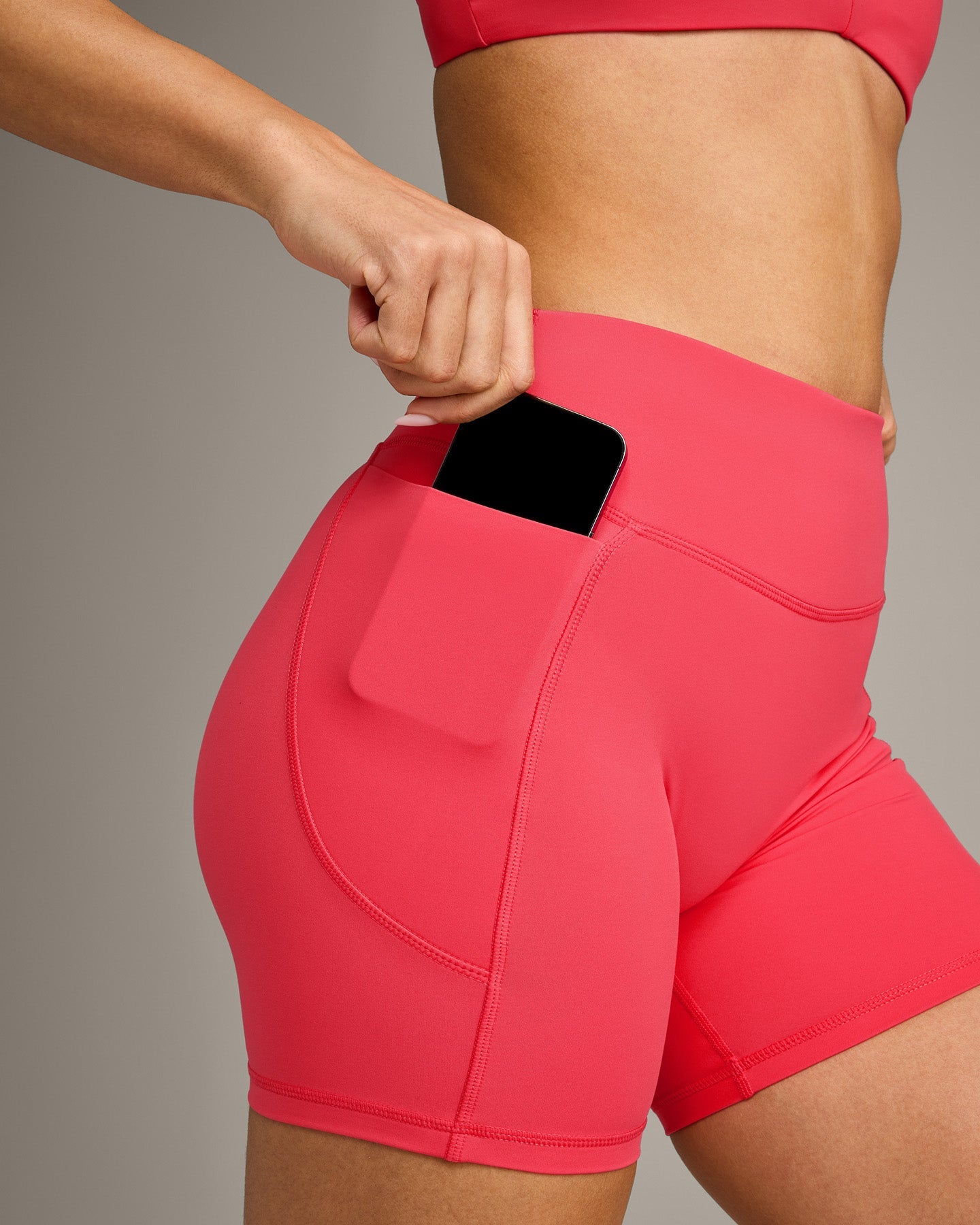 UnifiedMove™ Pocket Shorts 6" with Bonding with Reflective Logo | Charged Pink