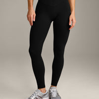 UnifiedMove™ V Front Mid Rise Leggings with Reflective Logo | Black