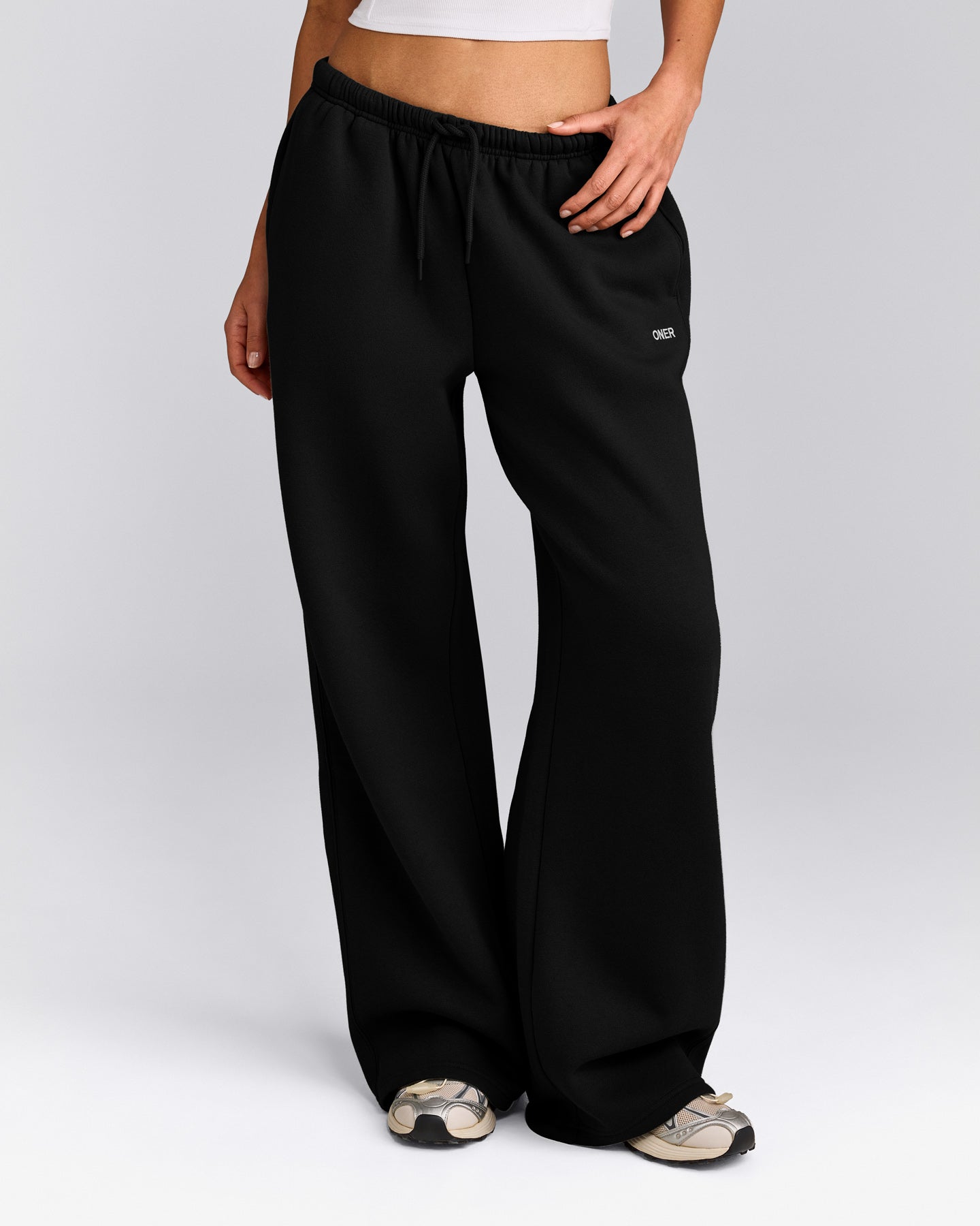 Foundations All Season Straight Leg Sweatpants | Black