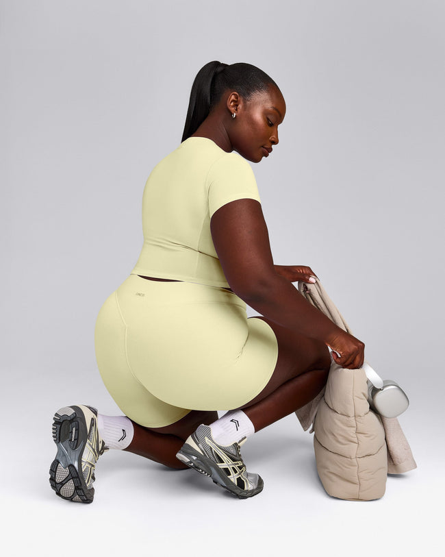 Mellow™ Motion Crew Neck Mid Top | Pastel Yellow