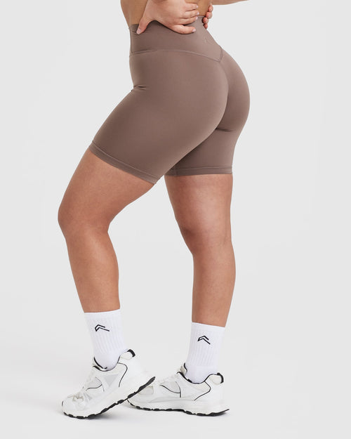 Timeless High Waisted Shorts 6" | Cool Brown