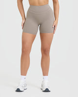 Unified High Waisted Shorts 6" | Minky