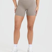 UnifiedMove™ High Waisted Shorts 6" | Minky