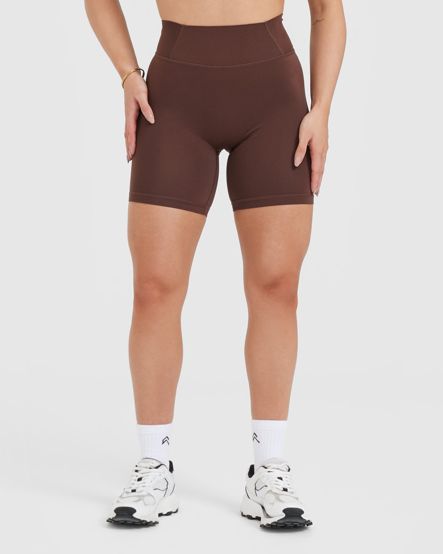 Timeless High Waisted Shorts 6" | Espresso